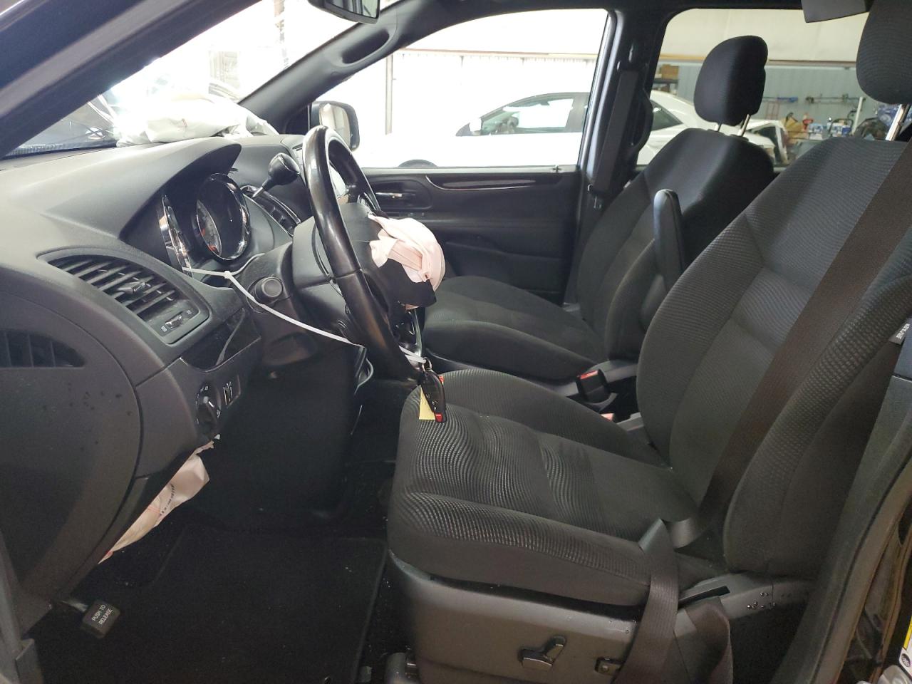 2020 Dodge Caravan - Image 7