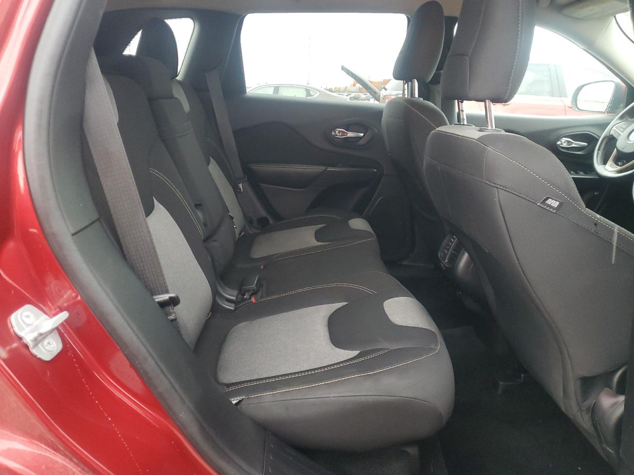 2014 Jeep Grand Cherokee - Image 11