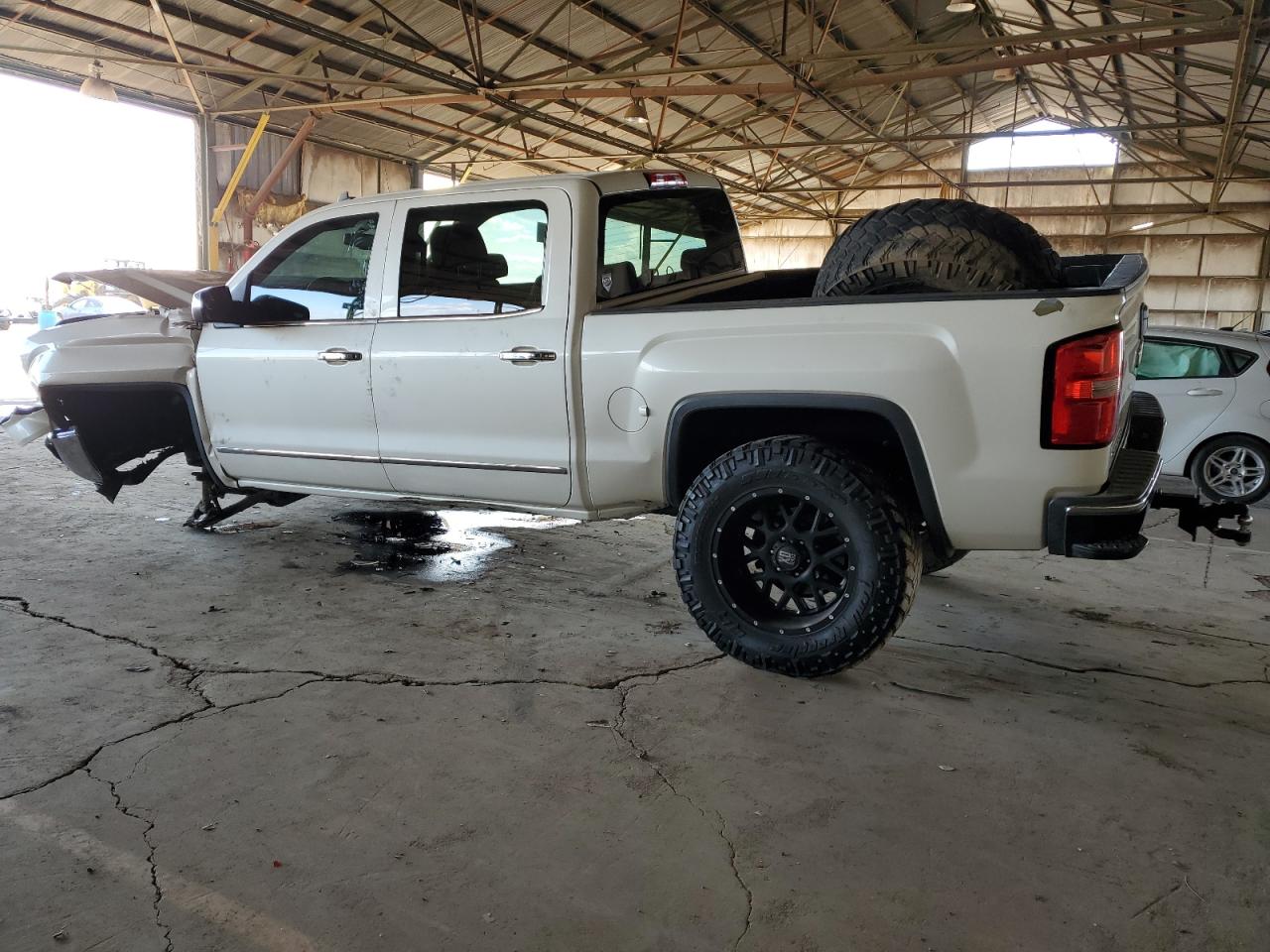 2014 GMC Sierra - Image 2