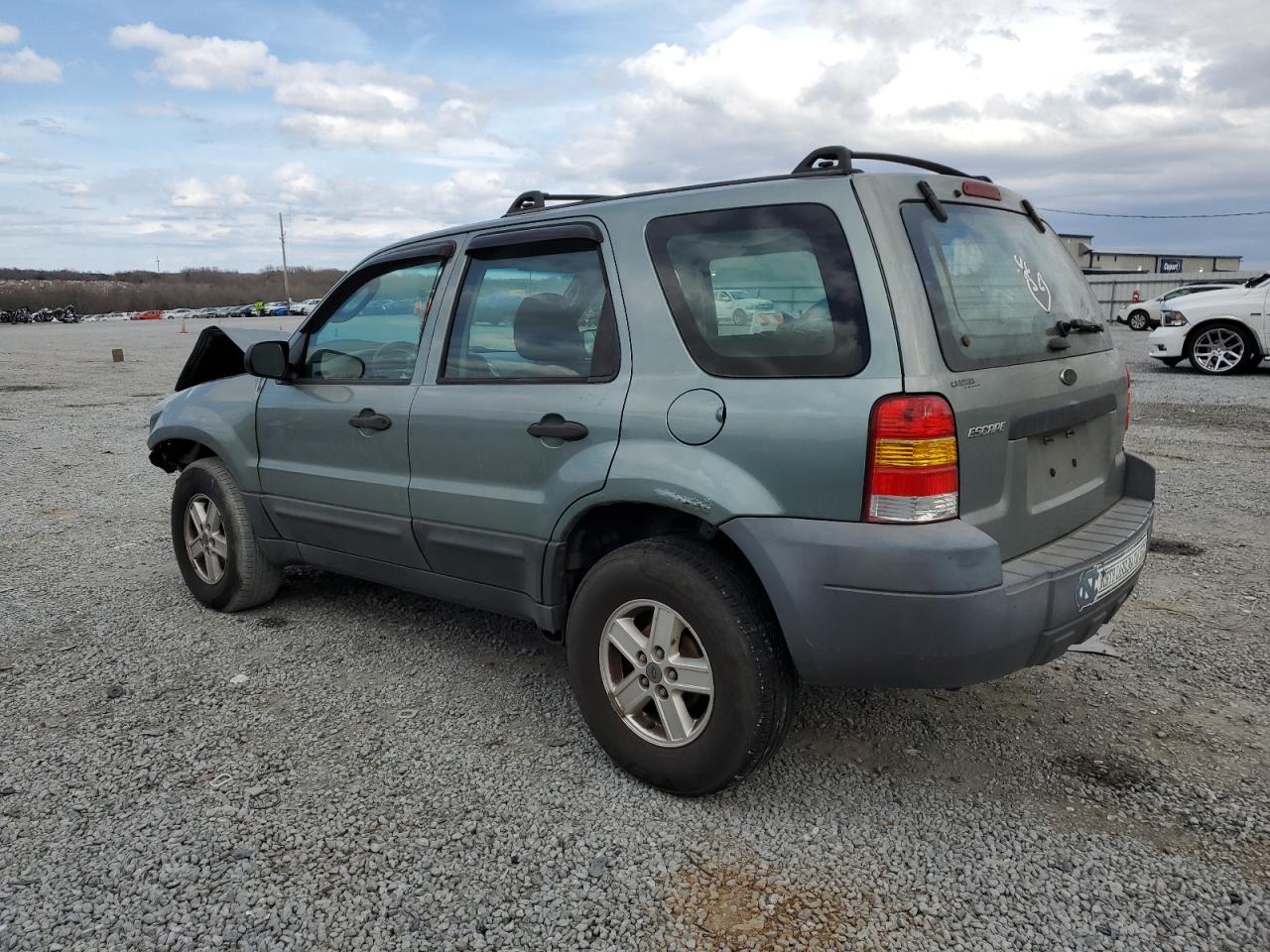 2005 Ford Escape - Image 2