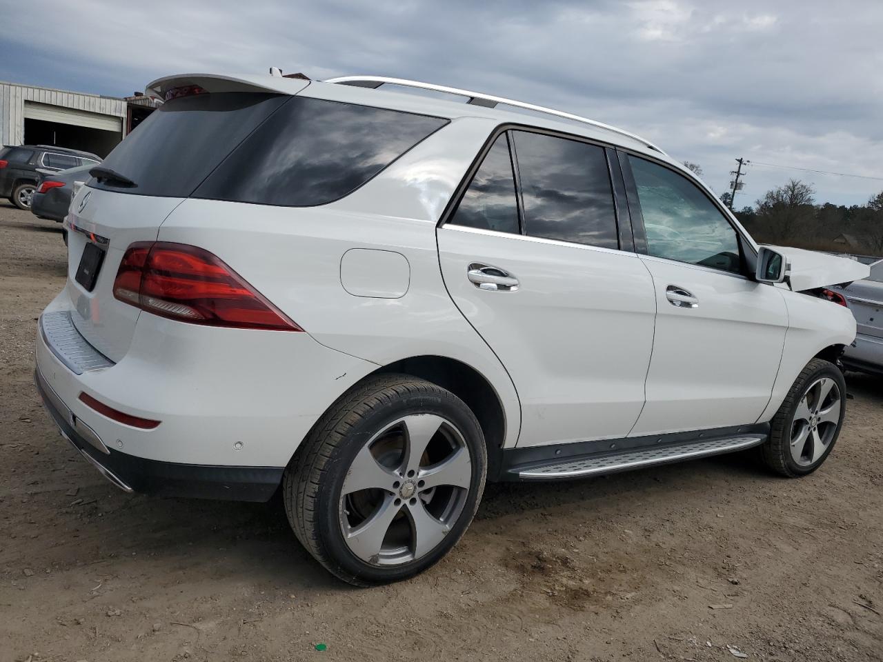 2016 Mercedes-Benz GLE - Image 3