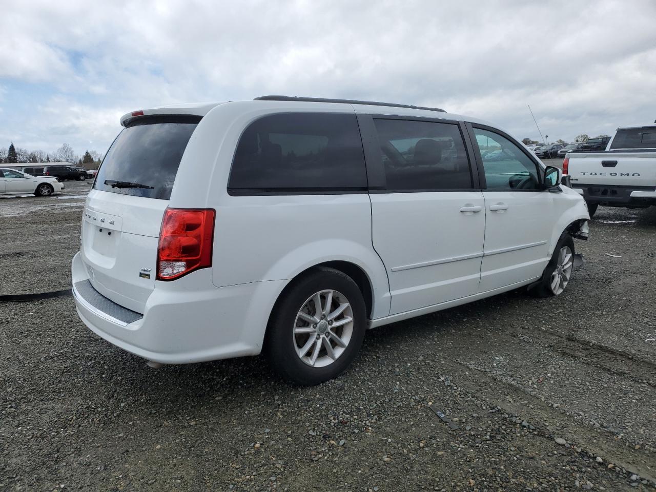 2016 Dodge Caravan - Image 3