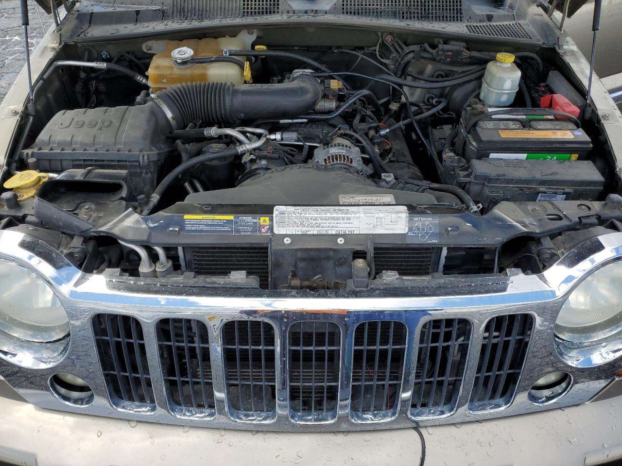 2006 Jeep Liberty (North America) - Image 12