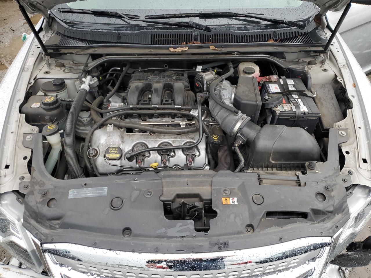 2010 Ford Taurus - Image 11