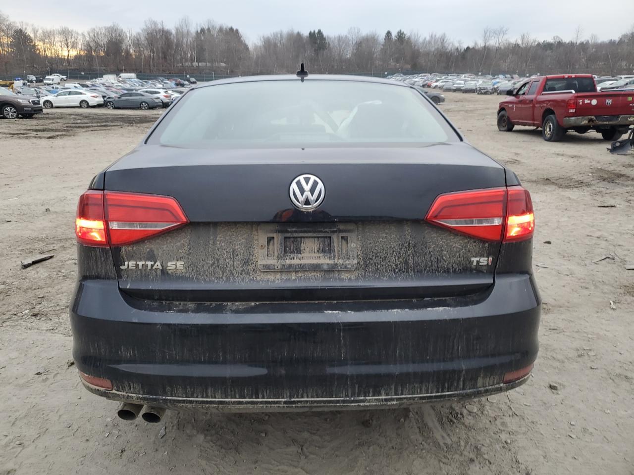 2015 Volkswagen Jetta - Image 6