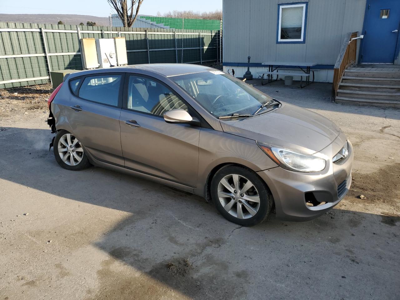 2013 Hyundai Accent - Image 4