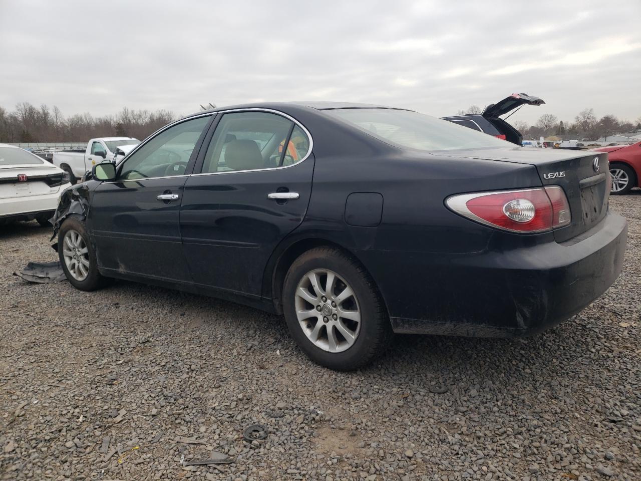 2002 Lexus ES - Image 2