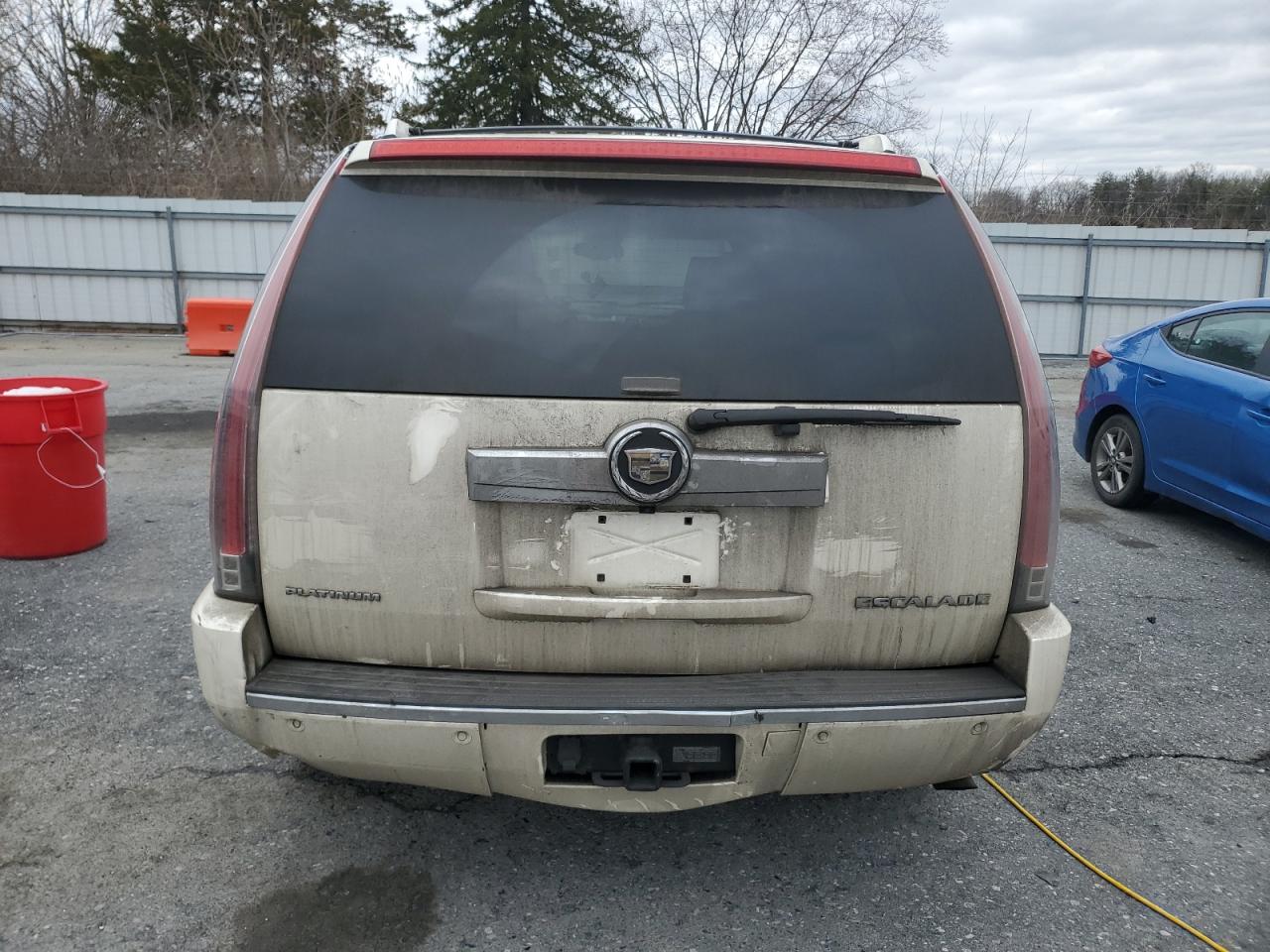 2008 Cadillac Escalade - Image 6