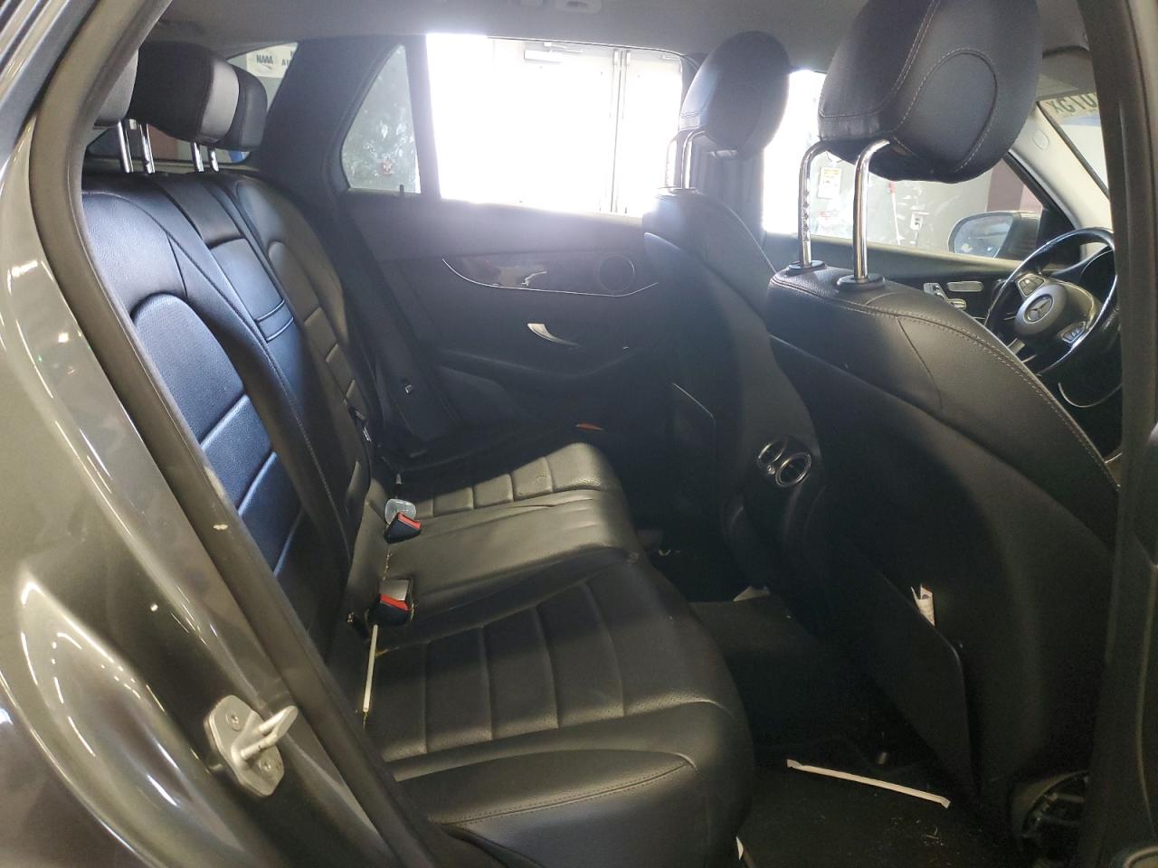 2016 Mercedes-Benz GLC - Image 11