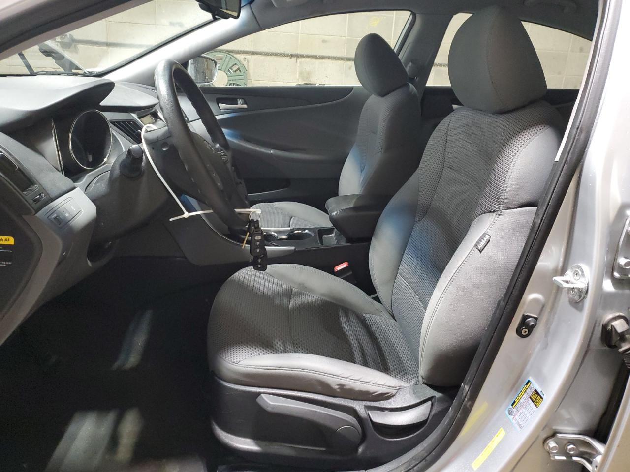 2012 Hyundai Sonata - Image 7