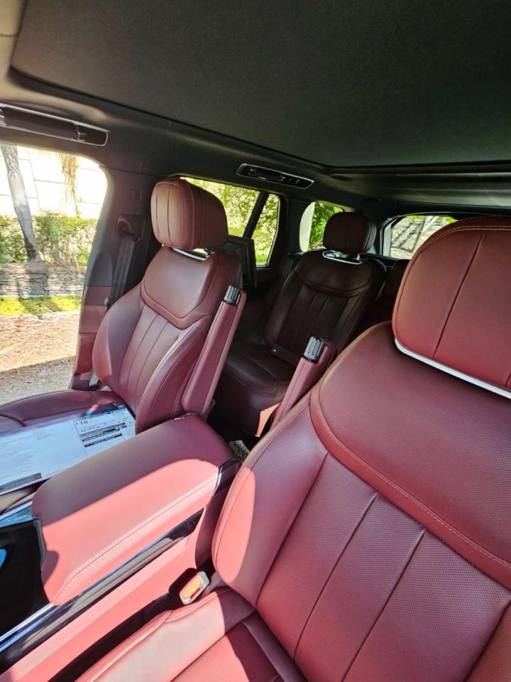 2023 Land Rover Range Rover - Image 24