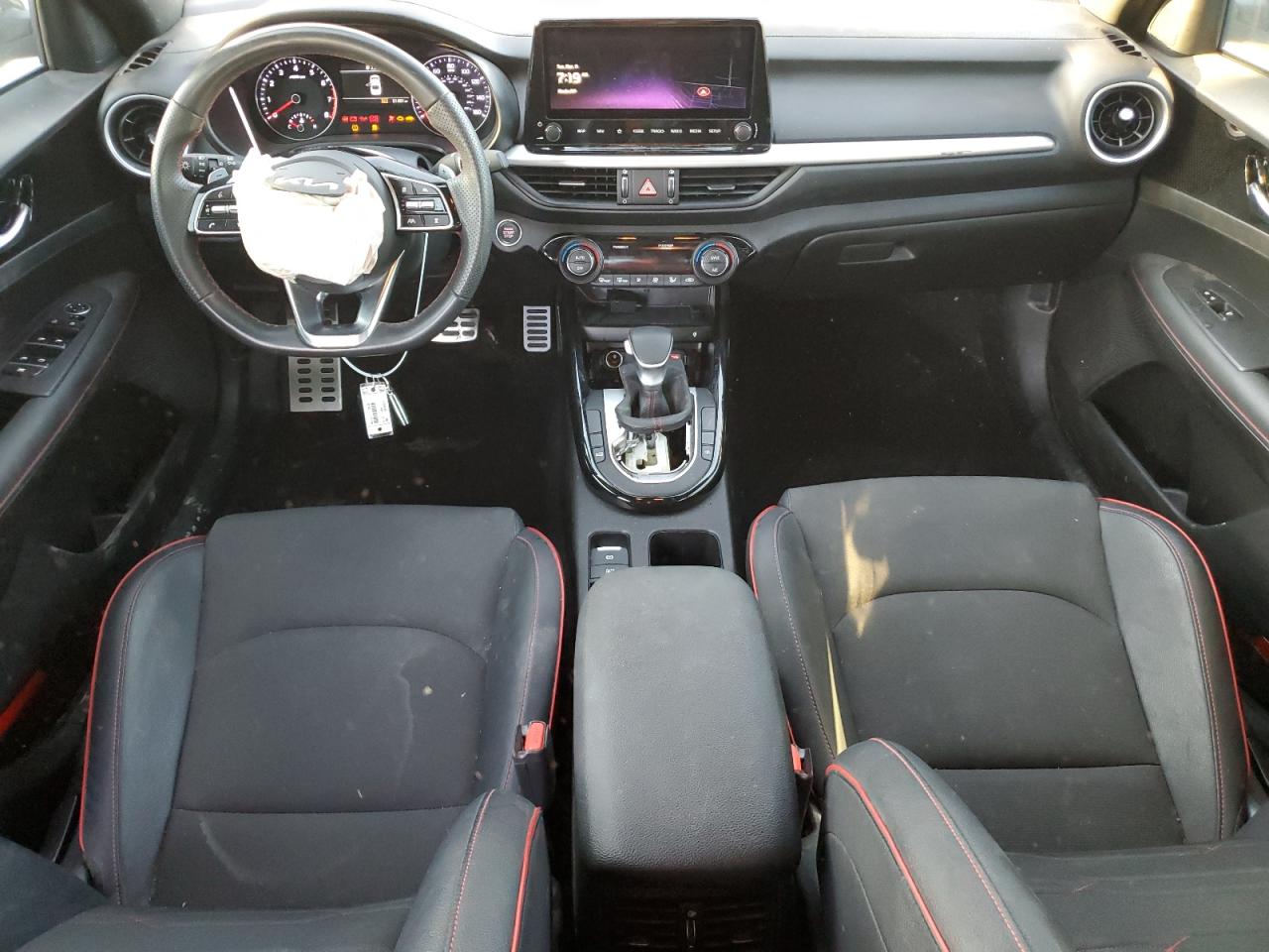 2023 Kia Forte - Image 8