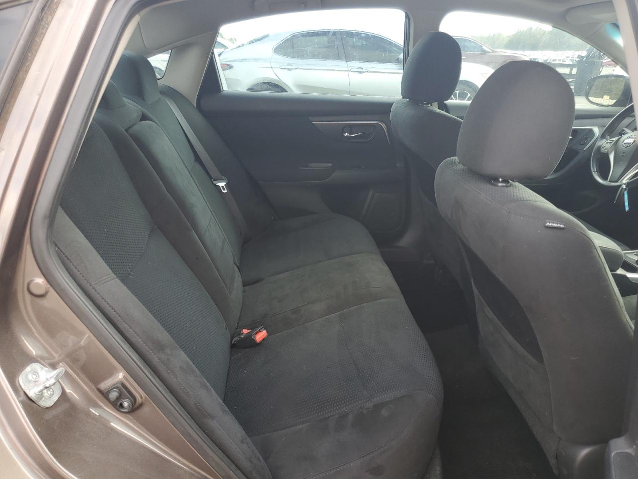 2015 Nissan Altima - Image 10