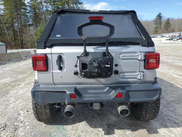  JEEP WRANGLER 2018 Srebrny