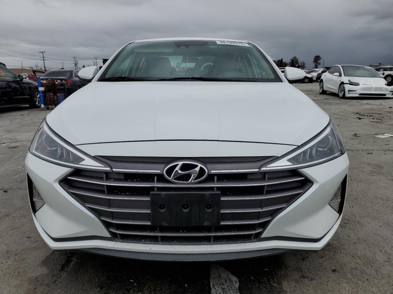 2019 Hyundai Elantra - Image 5