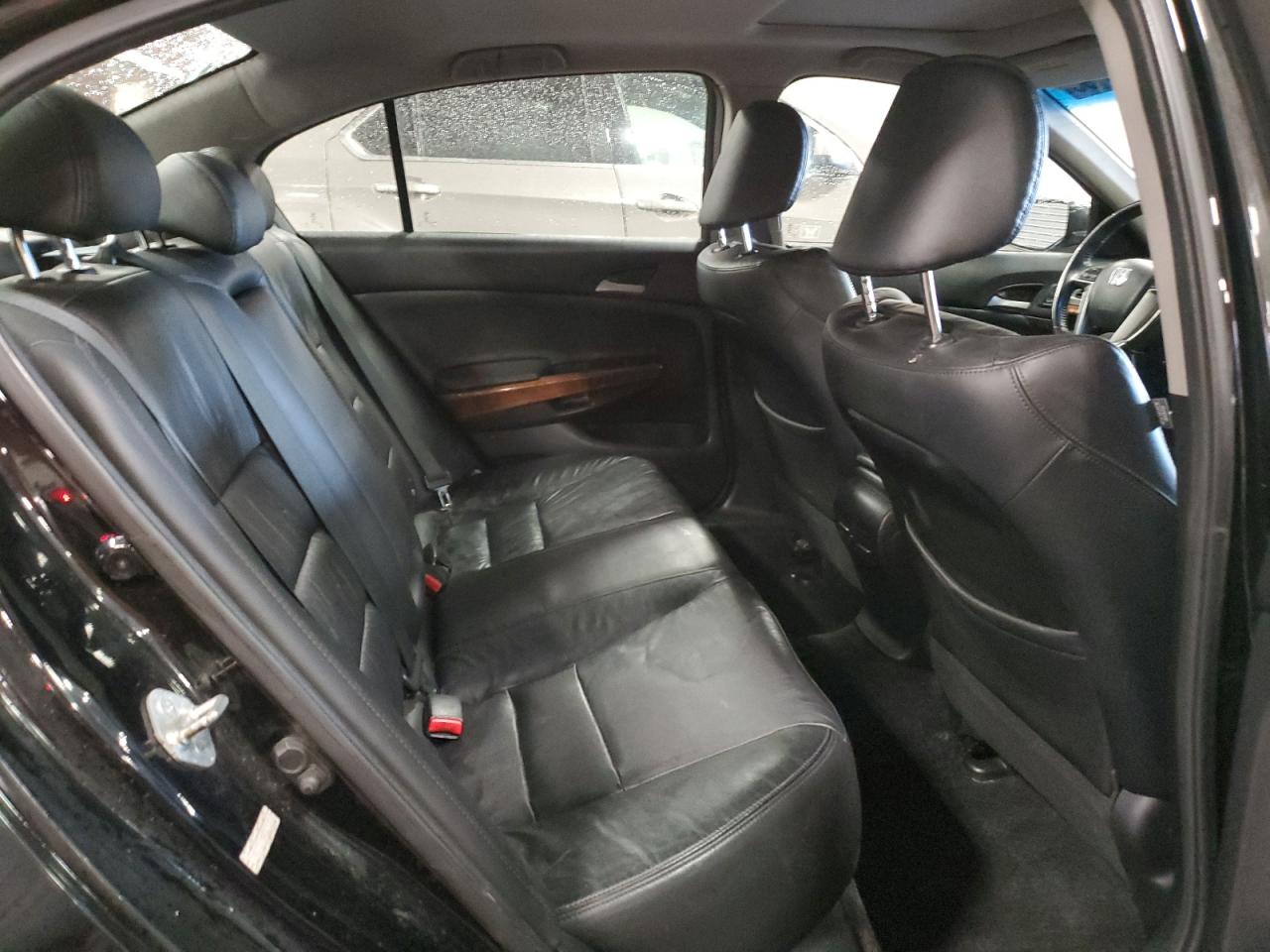 2011 Honda Accord - Image 10