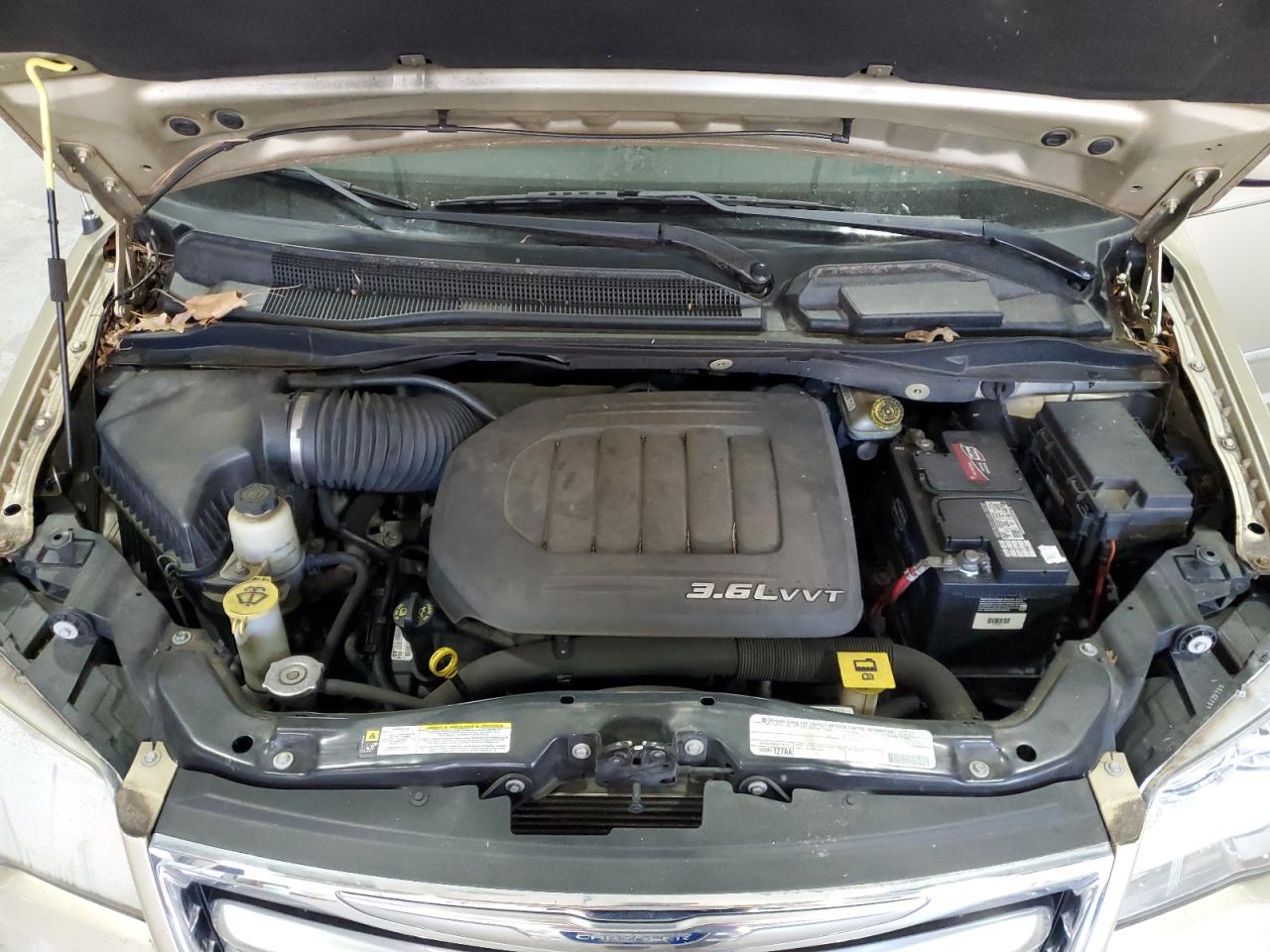 2011 Chrysler Town & Country - Image 12