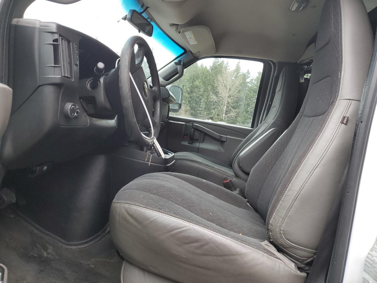 2018 Chevrolet Express - Image 7