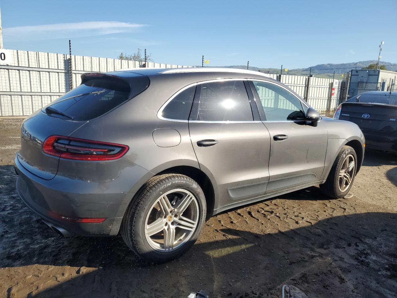 2015 Porsche Macan - Image 3