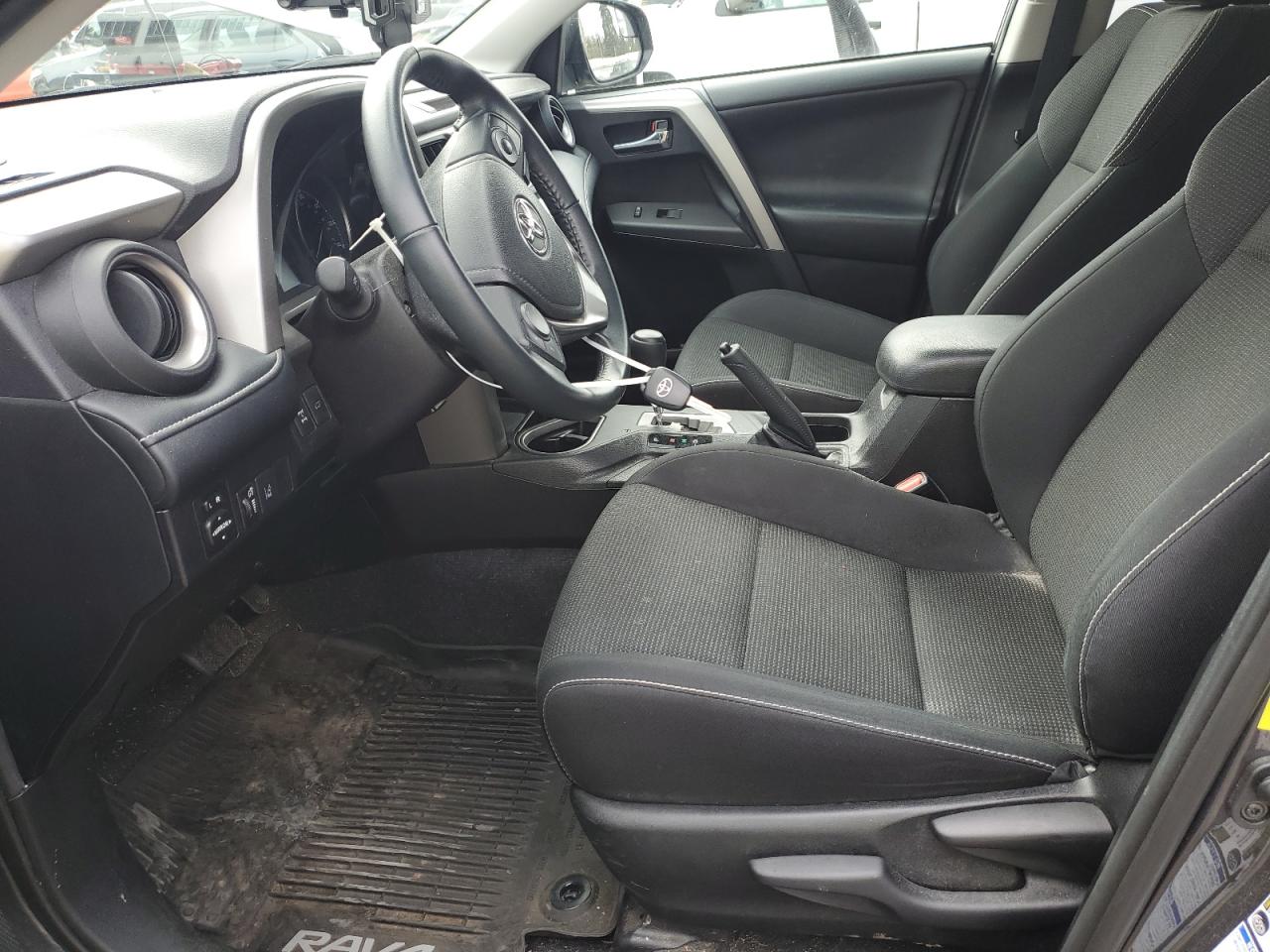 2017 Toyota RAV 4 - Image 7