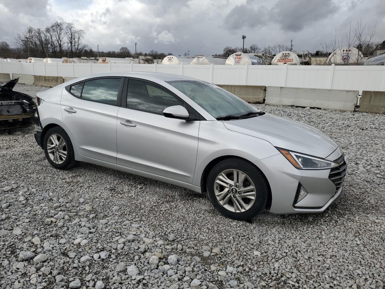 2019 Hyundai Elantra - Image 4