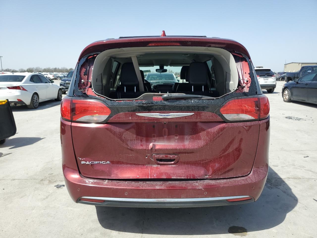 2020 Chrysler Pacifica - Image 6