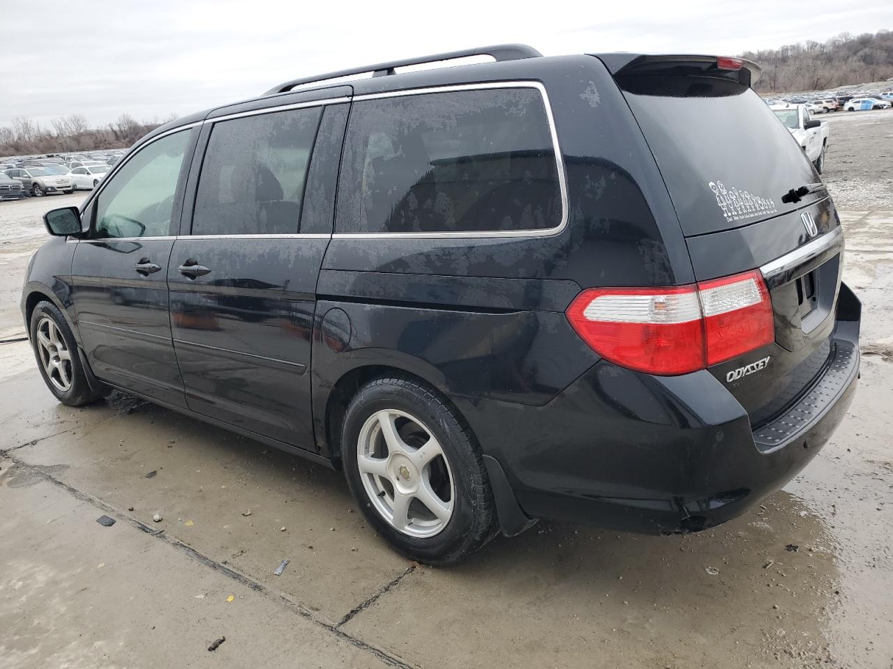 2007 Honda Odyssey - Image 2