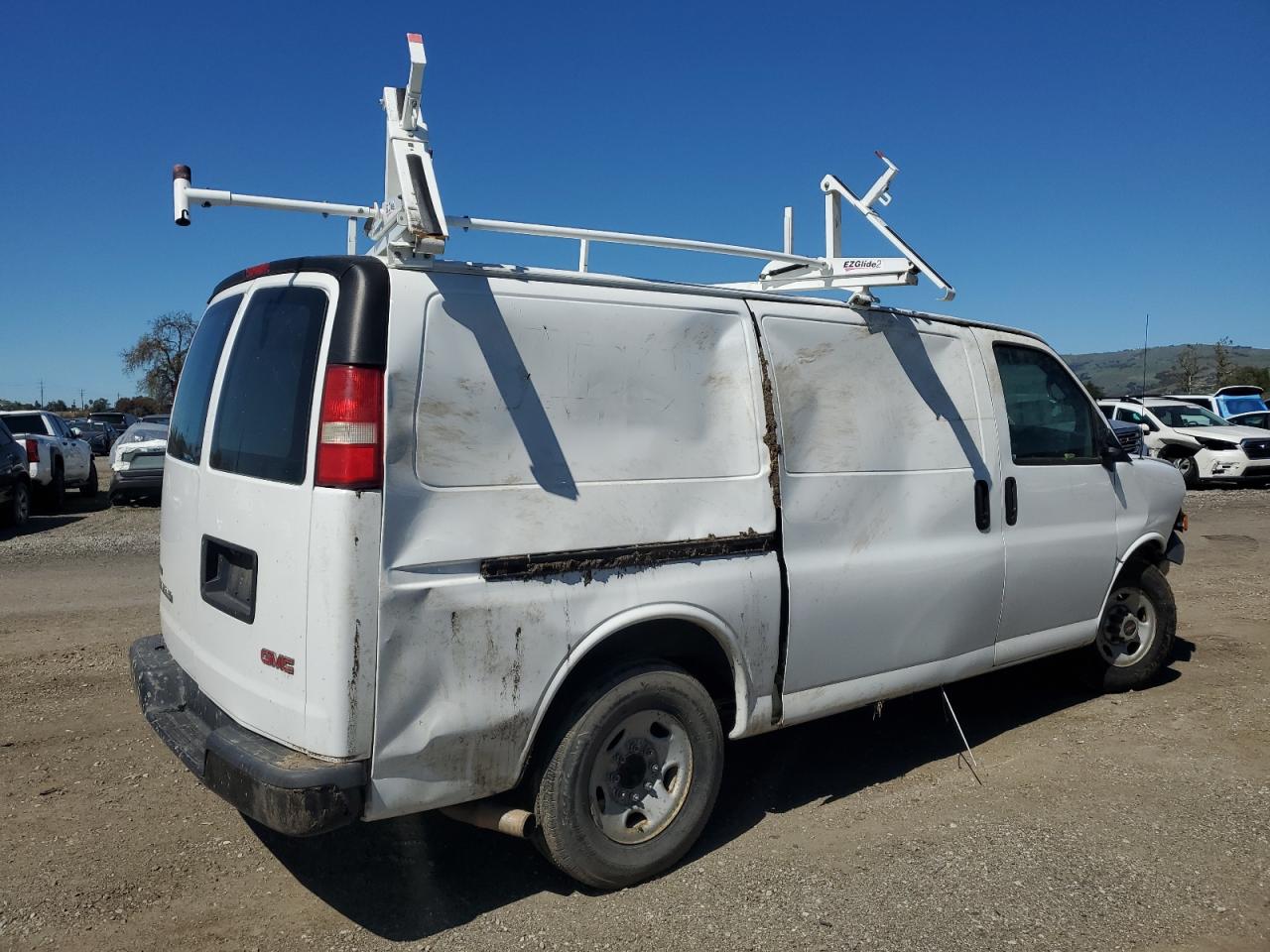 2010 GMC Savana - Image 3