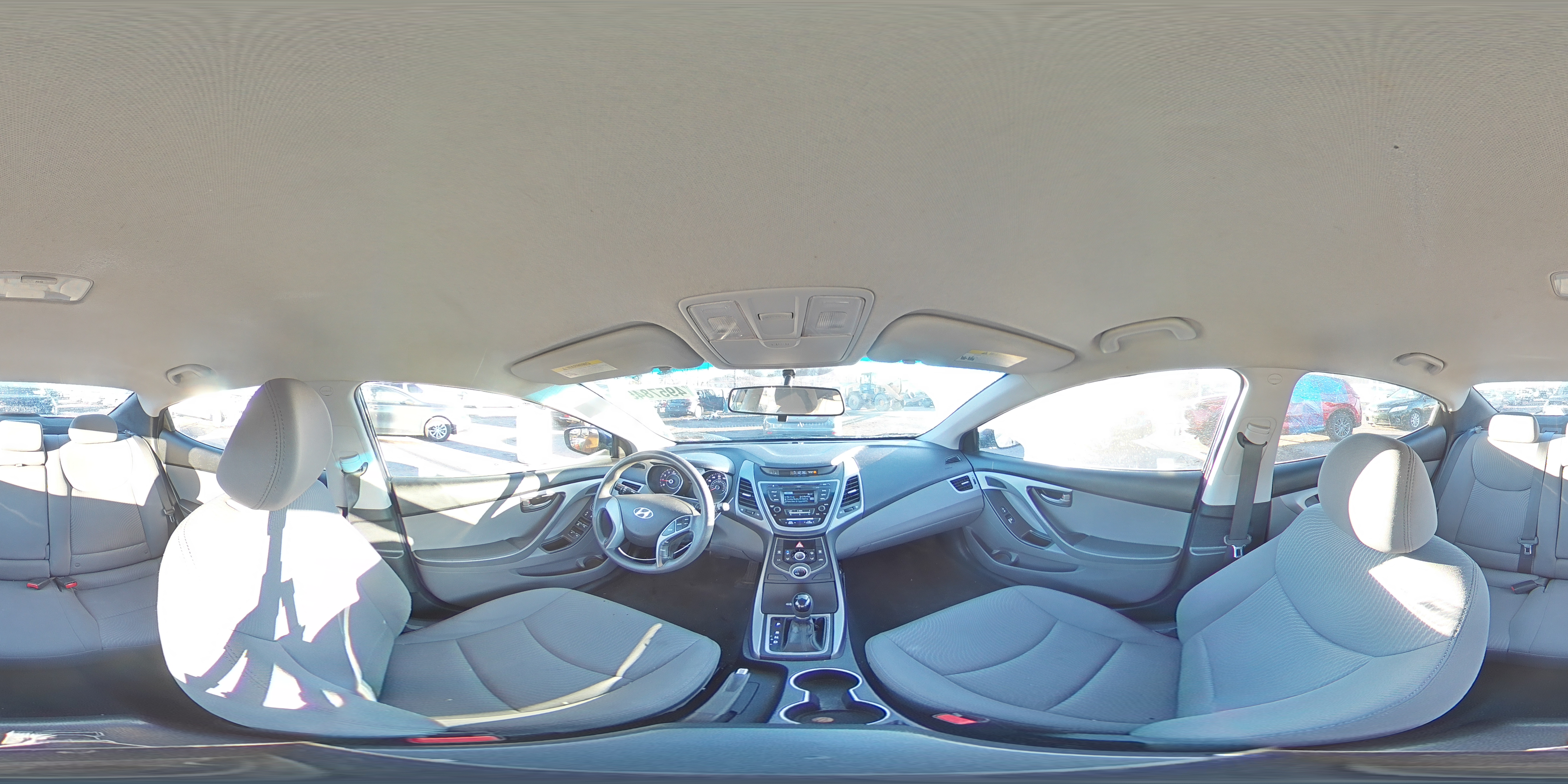 2016 Hyundai Elantra - Image 13