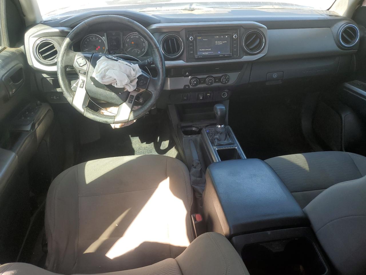 2019 Toyota Tacoma - Image 8