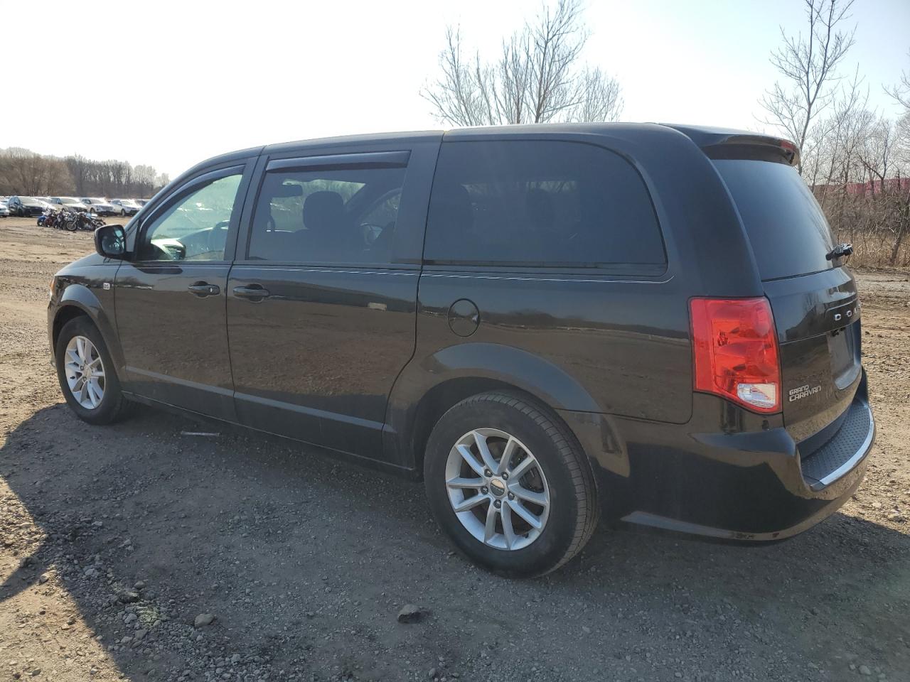 2019 Dodge Caravan - Image 2