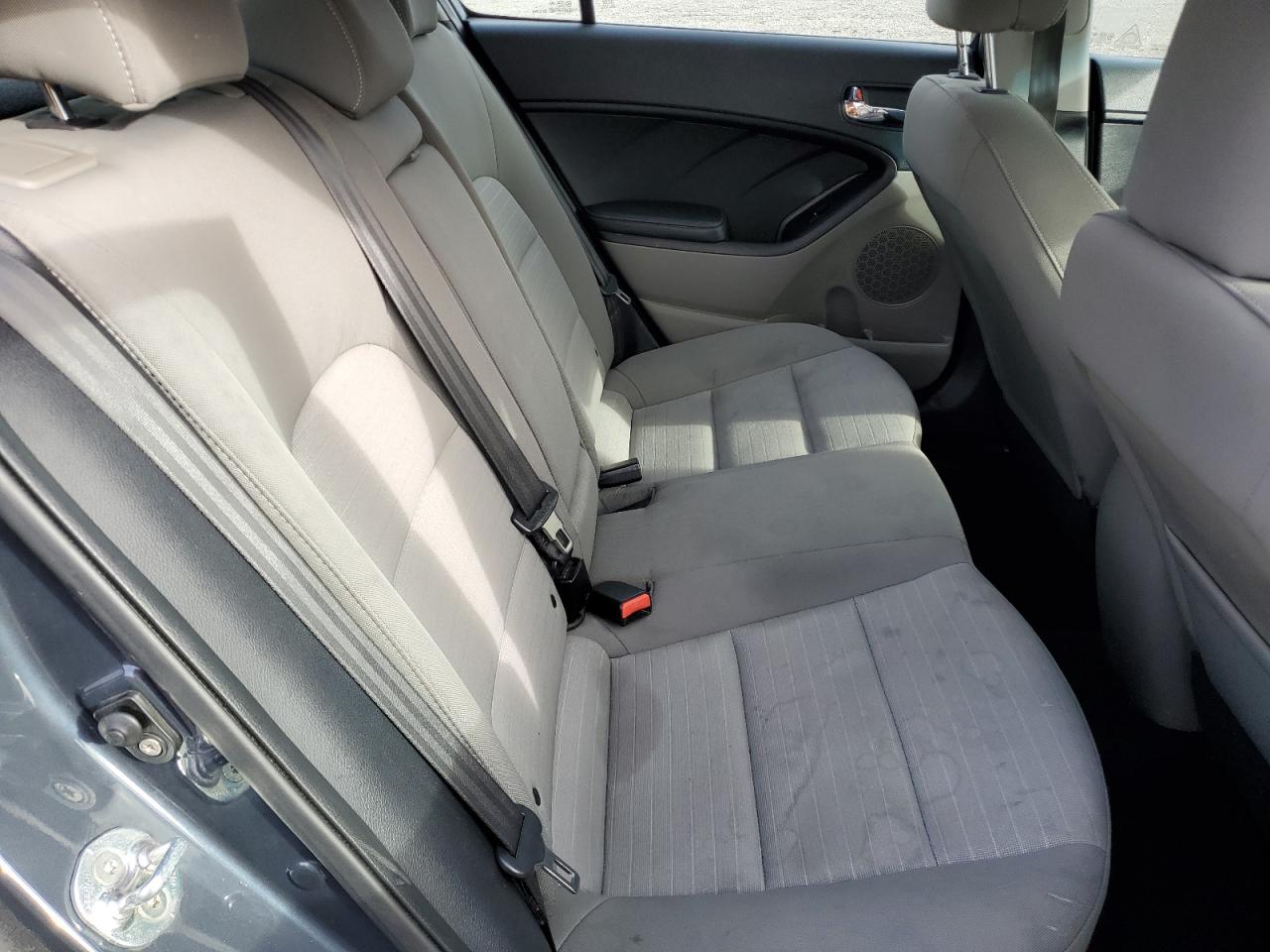 2015 Kia Forte - Image 11