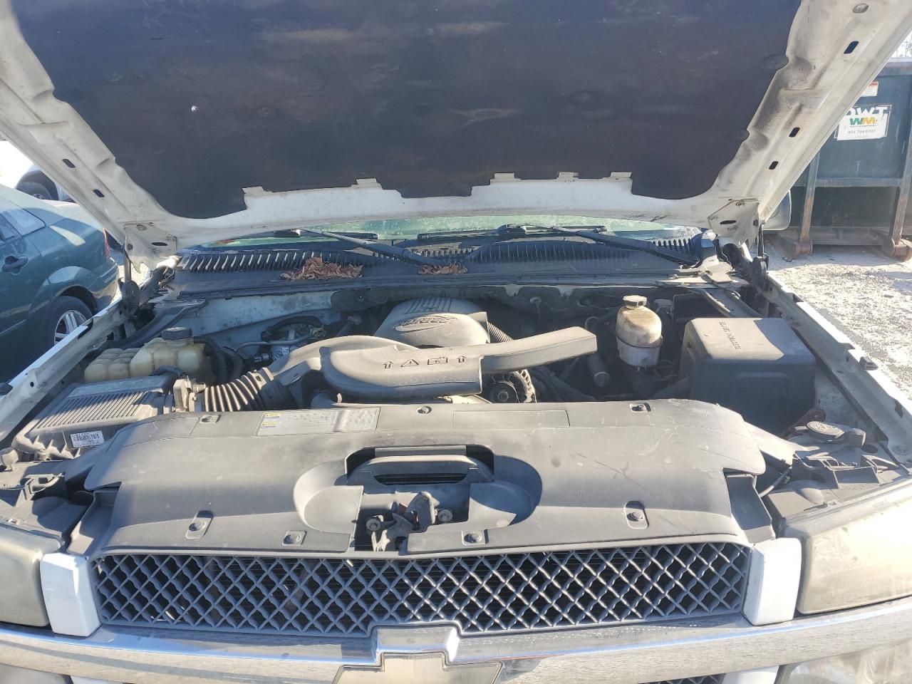 2004 Chevrolet Avalanche - Image 12