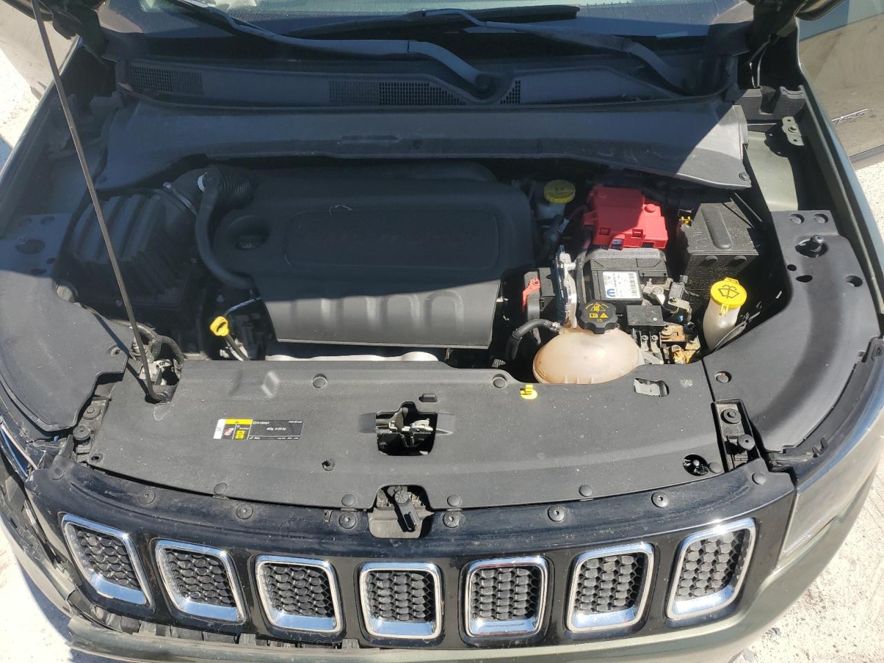 2021 Jeep Compass - Image 13