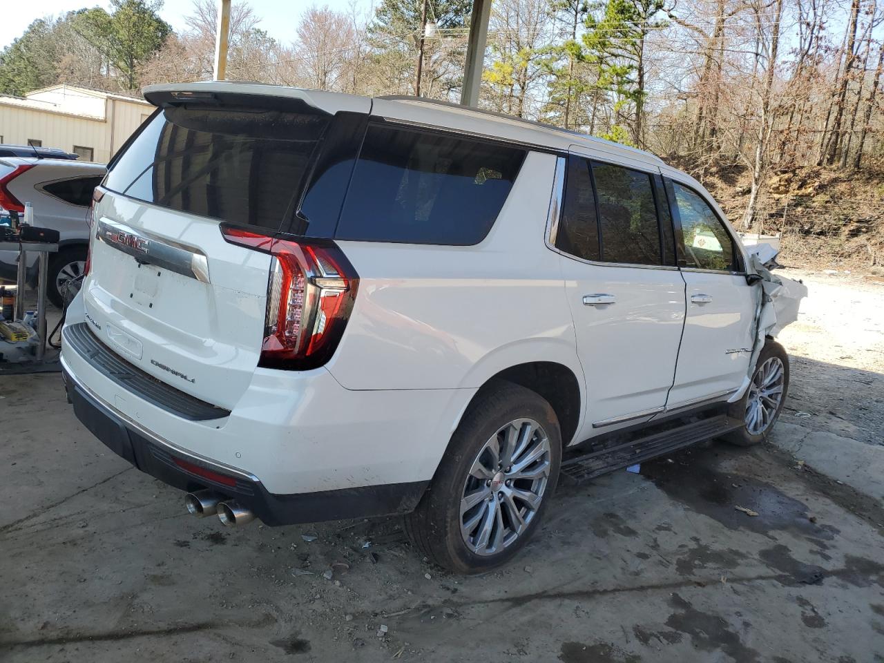 2021 GMC Yukon - Image 3