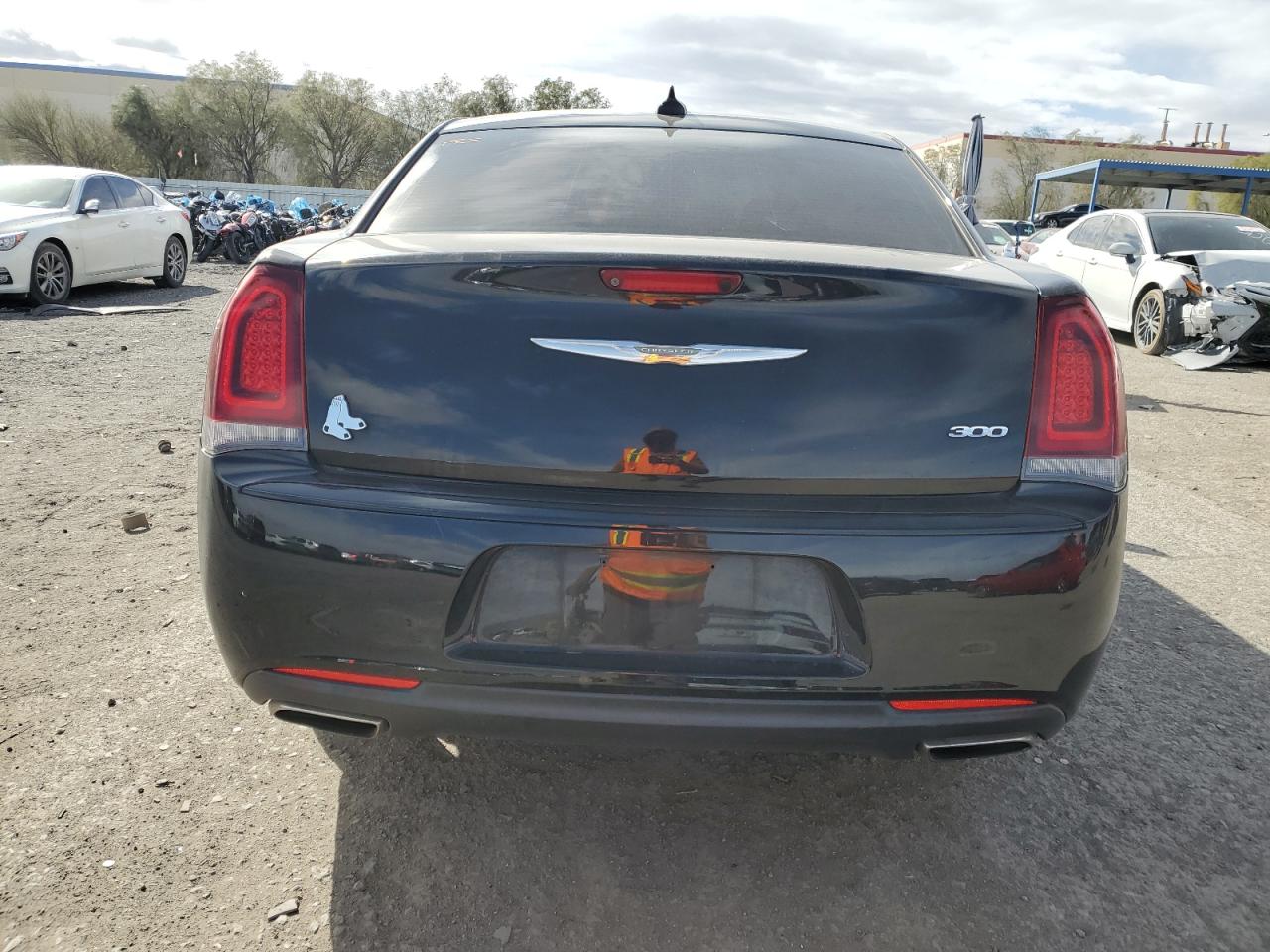 2019 Chrysler 300 - Image 6