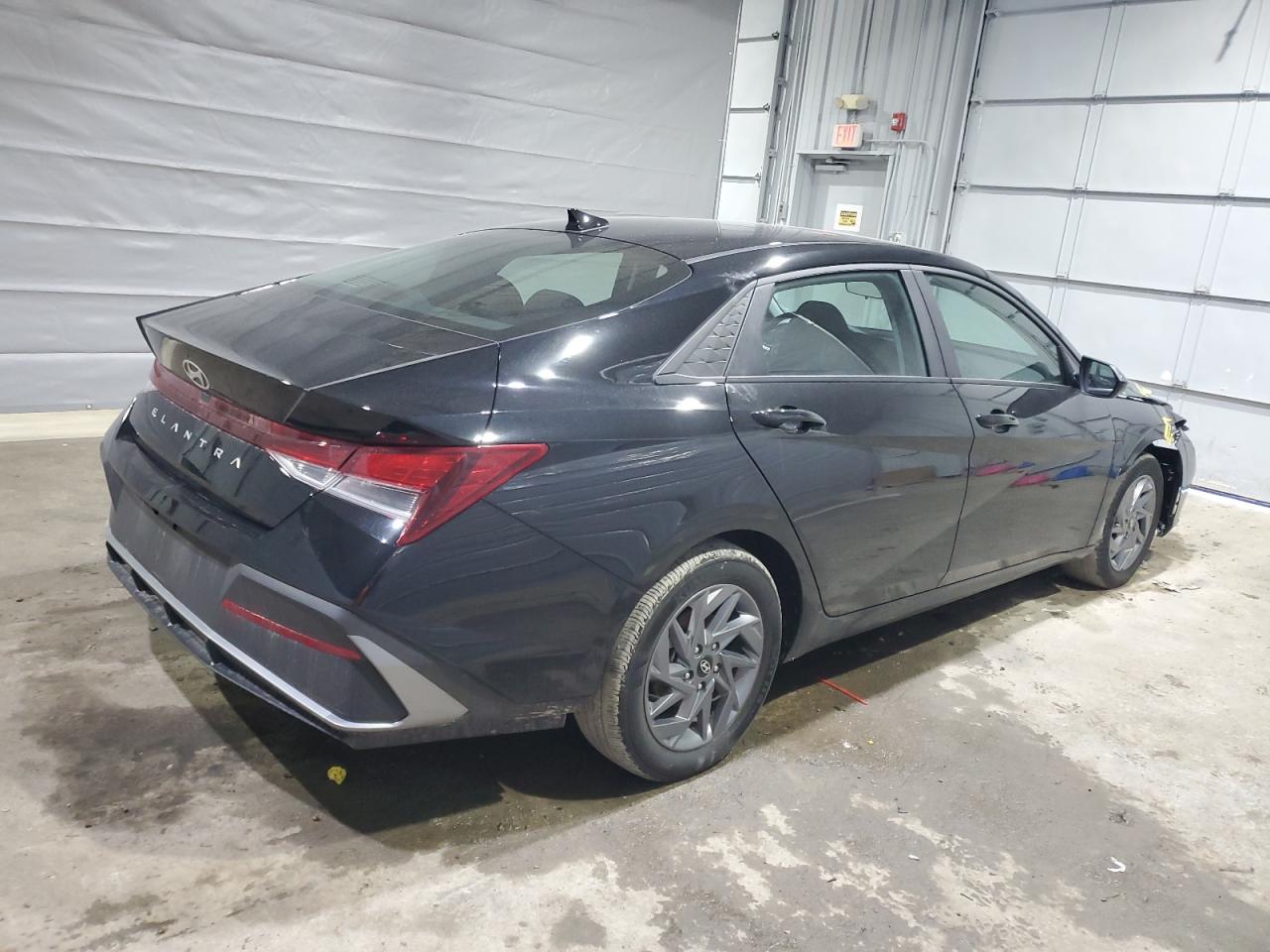 2024 Hyundai Elantra - Image 3