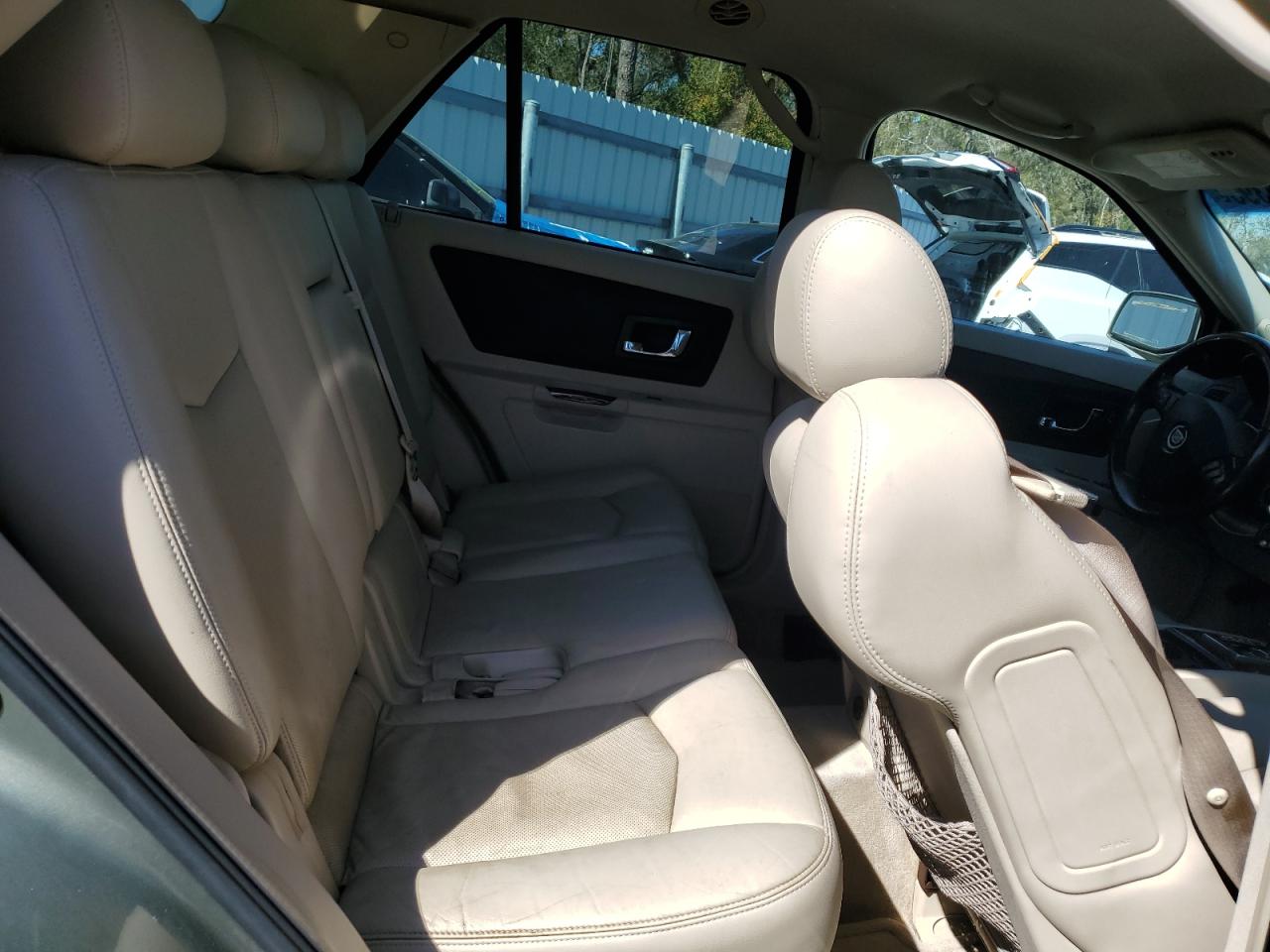 2004 Cadillac SRX - Image 11