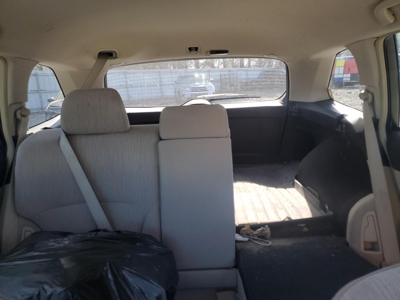 2014 Subaru Outback - Image 10