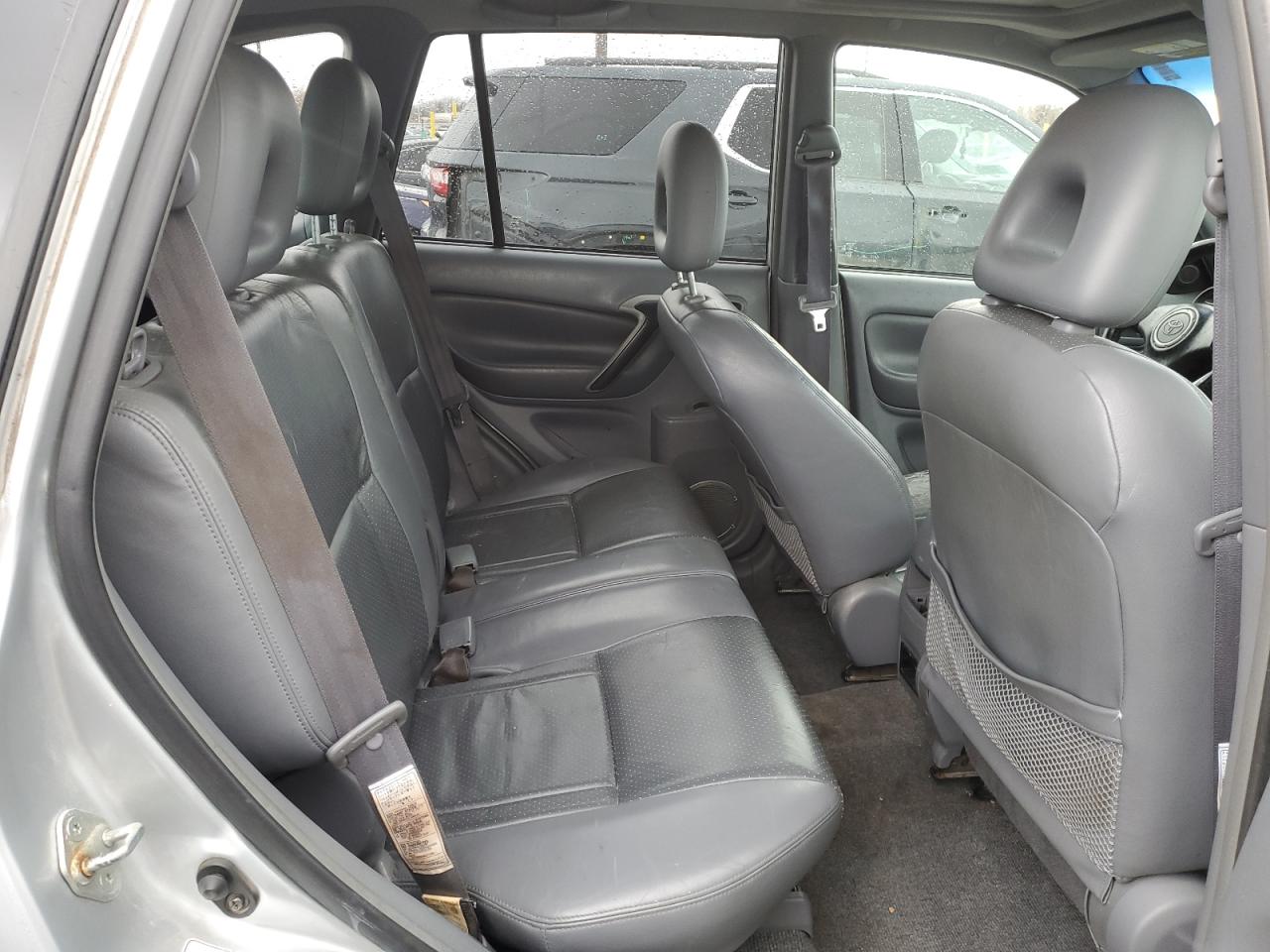 2001 Toyota RAV 4 - Image 11