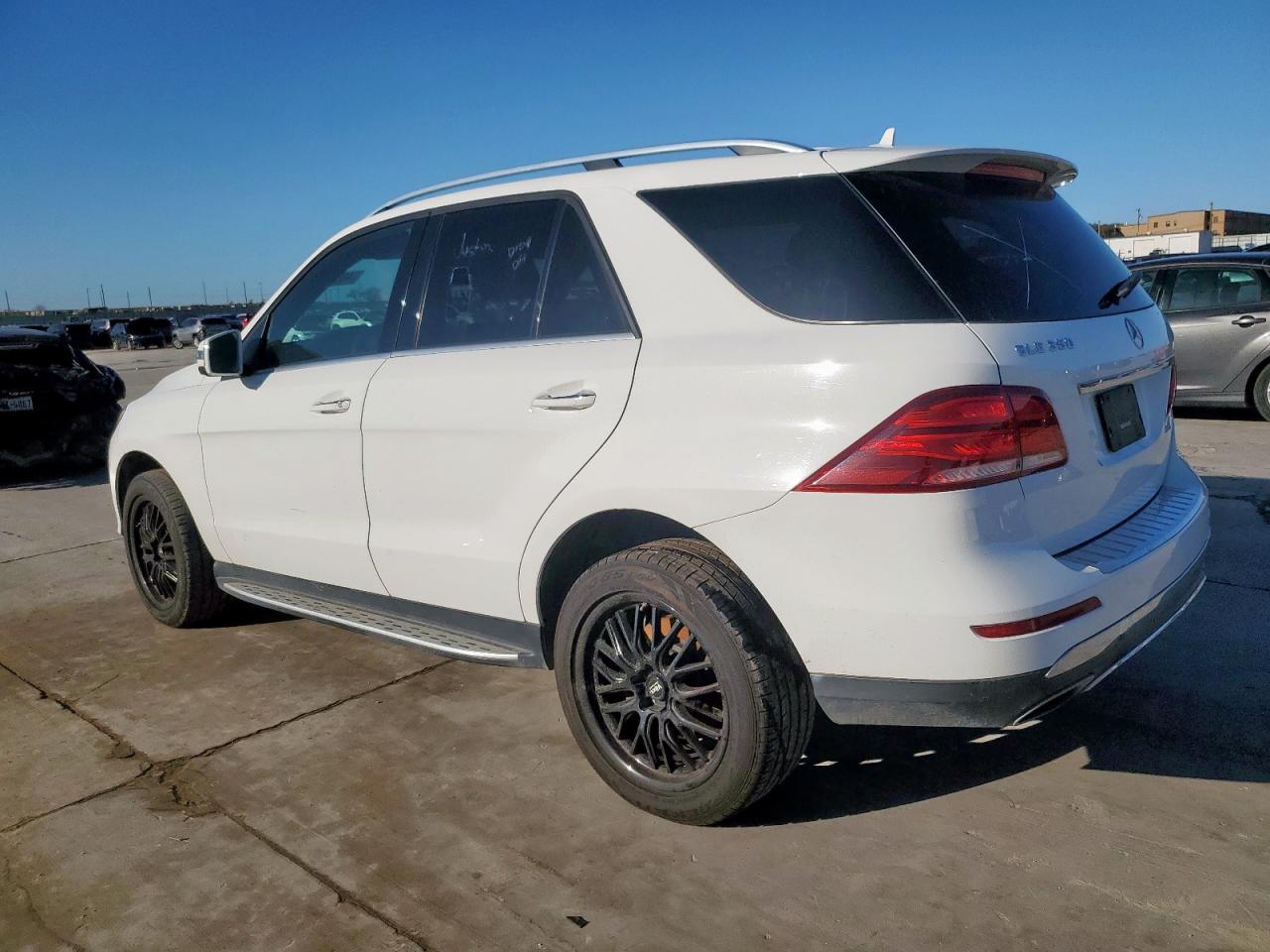 2016 Mercedes-Benz GLE - Image 2