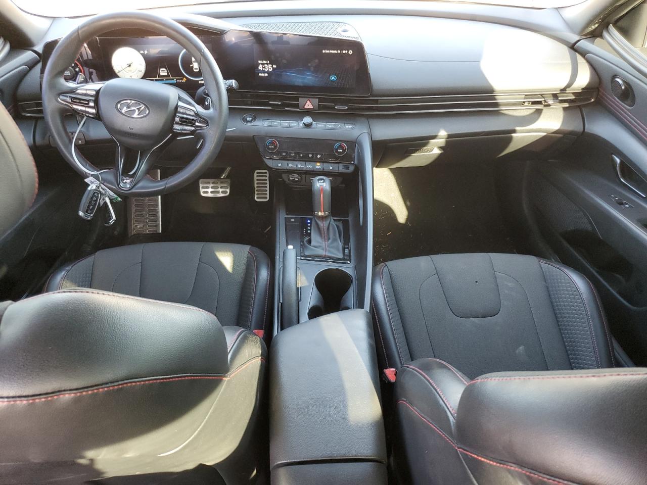 2023 Hyundai Elantra - Image 8