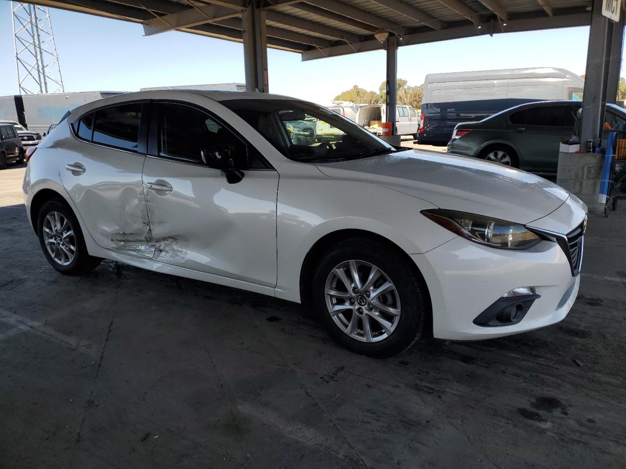2015 Mazda 3 - Image 4