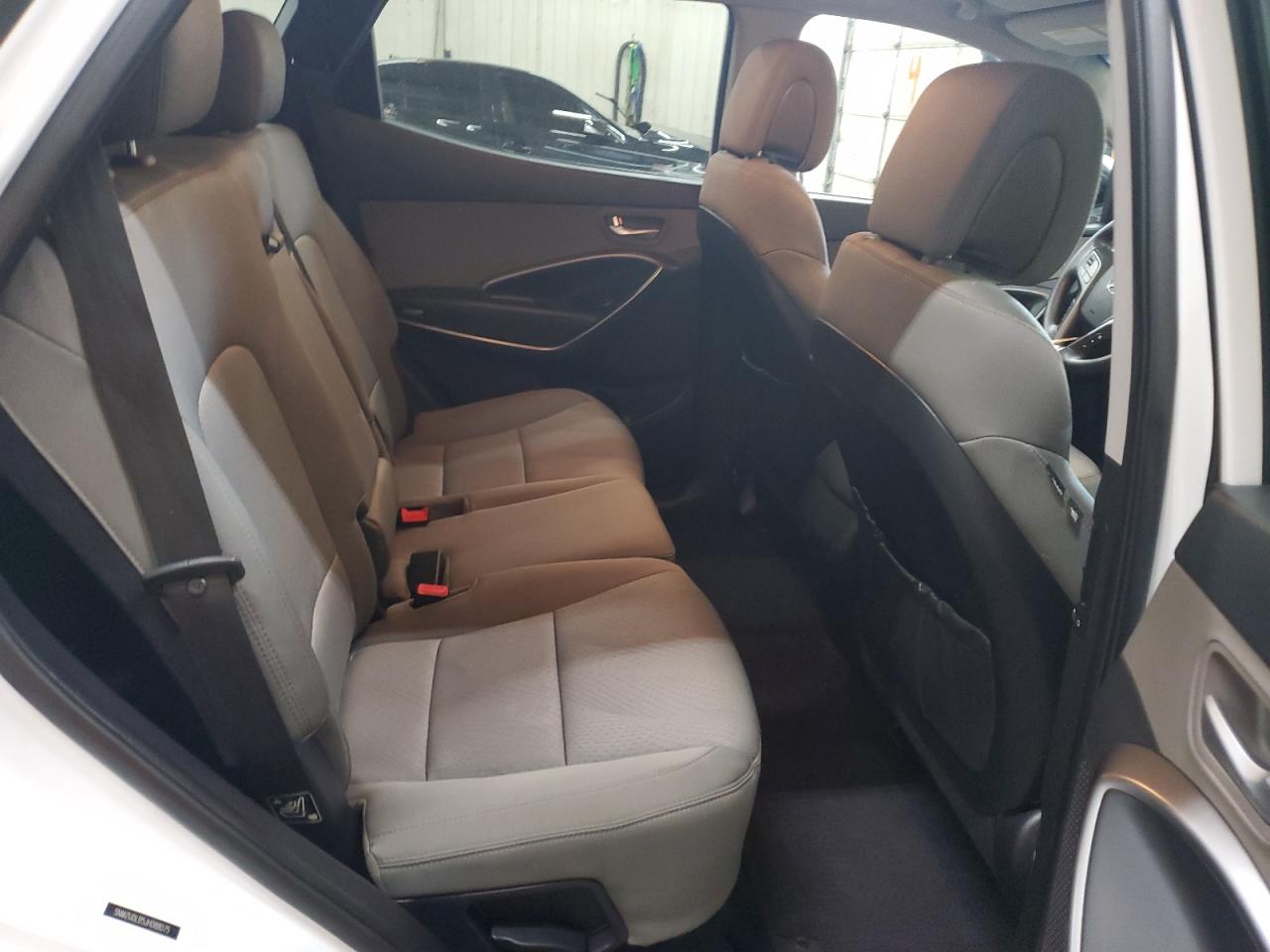 2018 Hyundai Santa Fe - Image 11