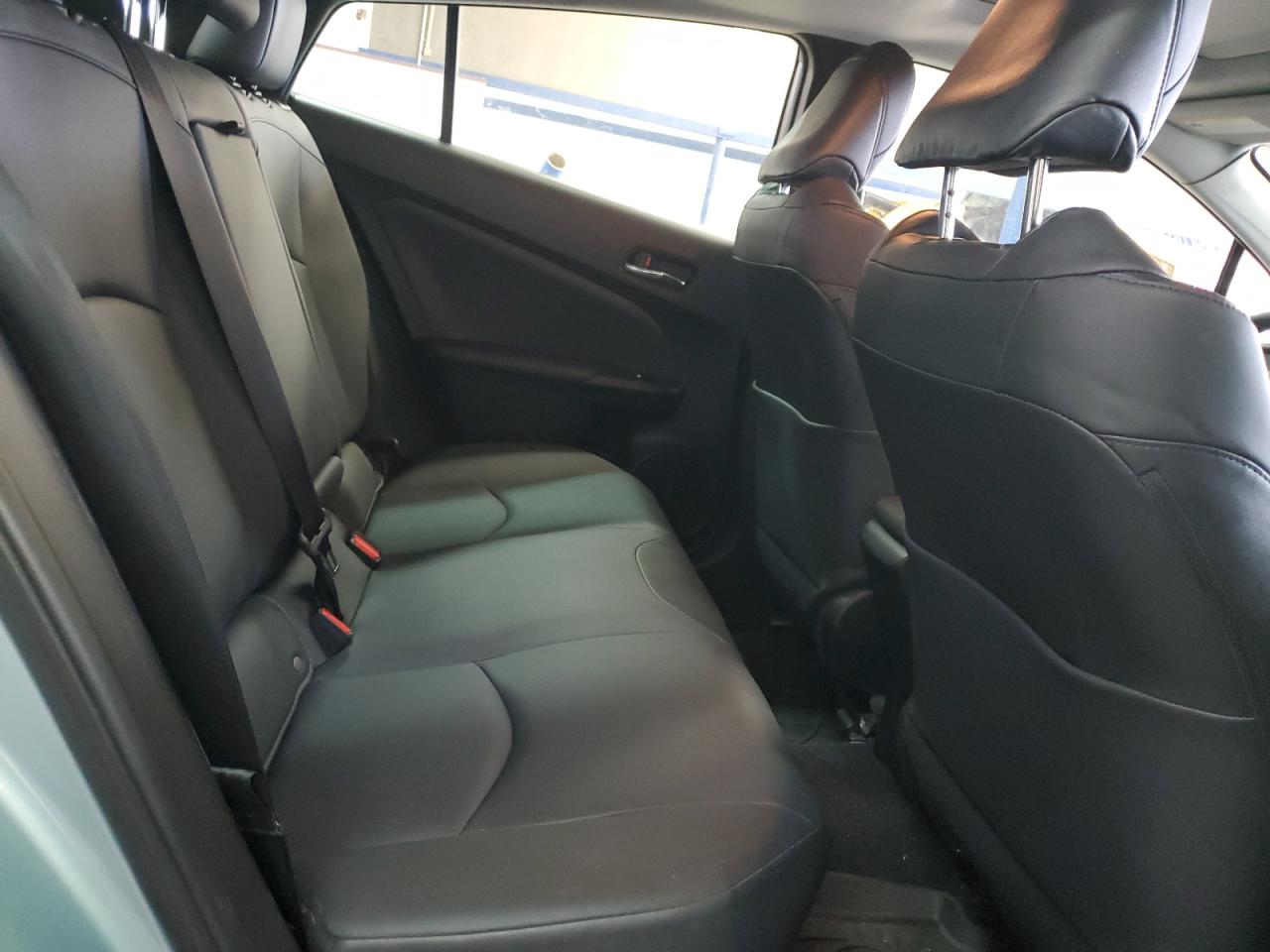 2018 Toyota Prius - Image 10
