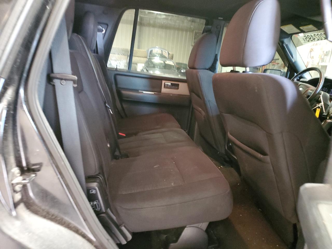2015 Ford Expedition - Image 11