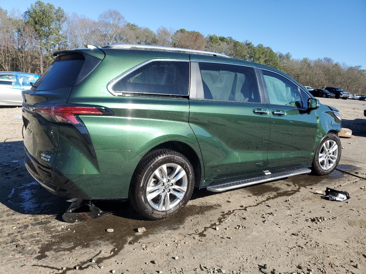 2022 Toyota Sienna - Image 3