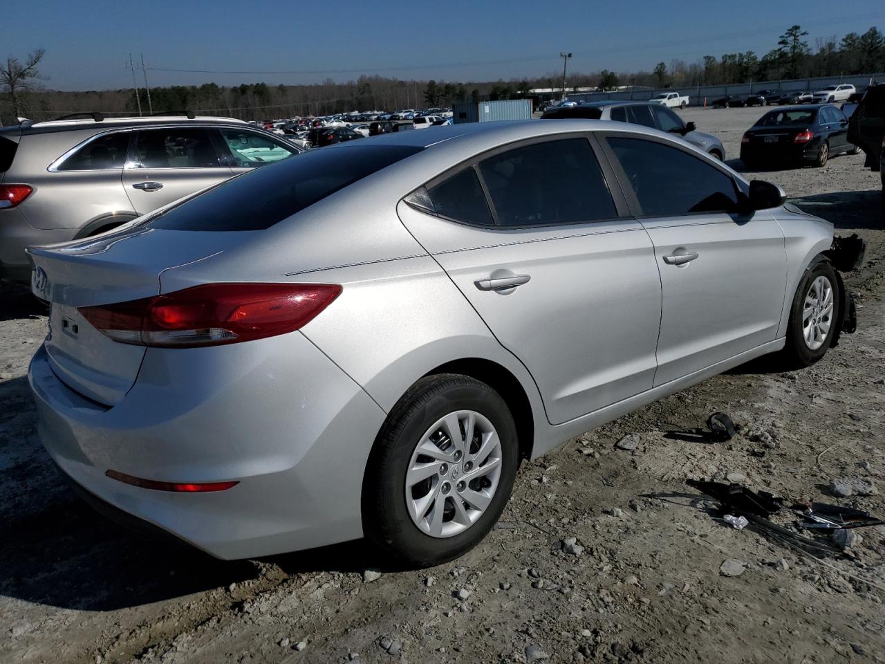 2018 Hyundai Elantra - Image 3