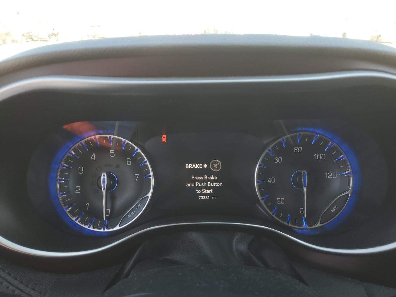 2017 Chrysler Pacifica - Image 9
