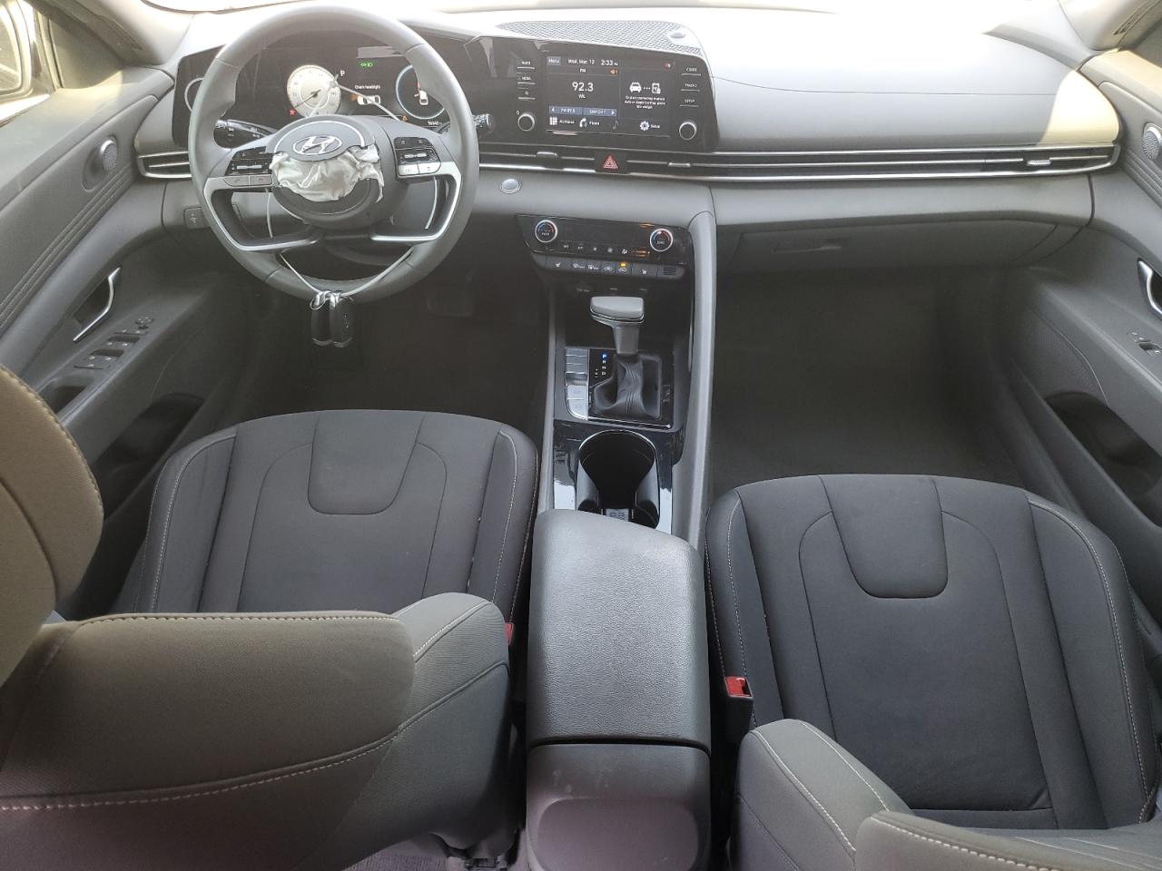 2021 Hyundai Elantra - Image 8